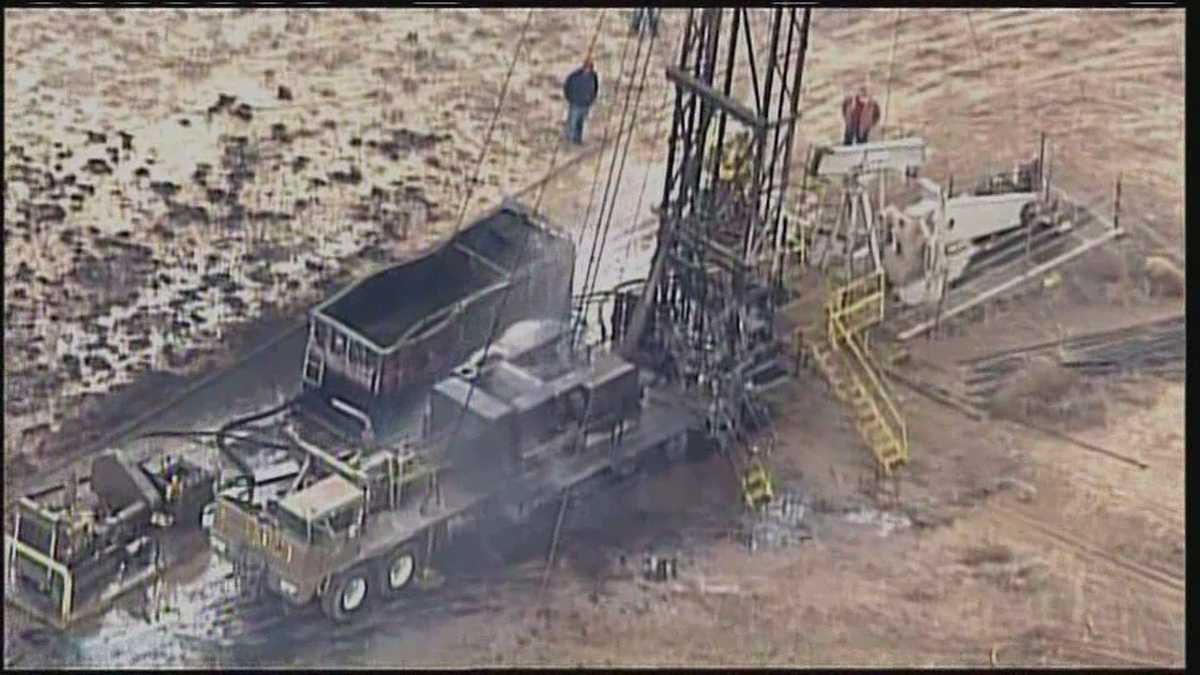 Photos Oil rig catches fire in Northern NM