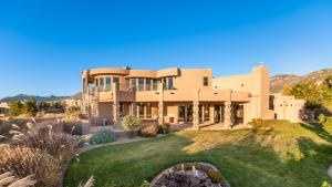 Take a peek inside this 5,444 square foot mansion in Albuquerque, N.M. featured Realtor.com