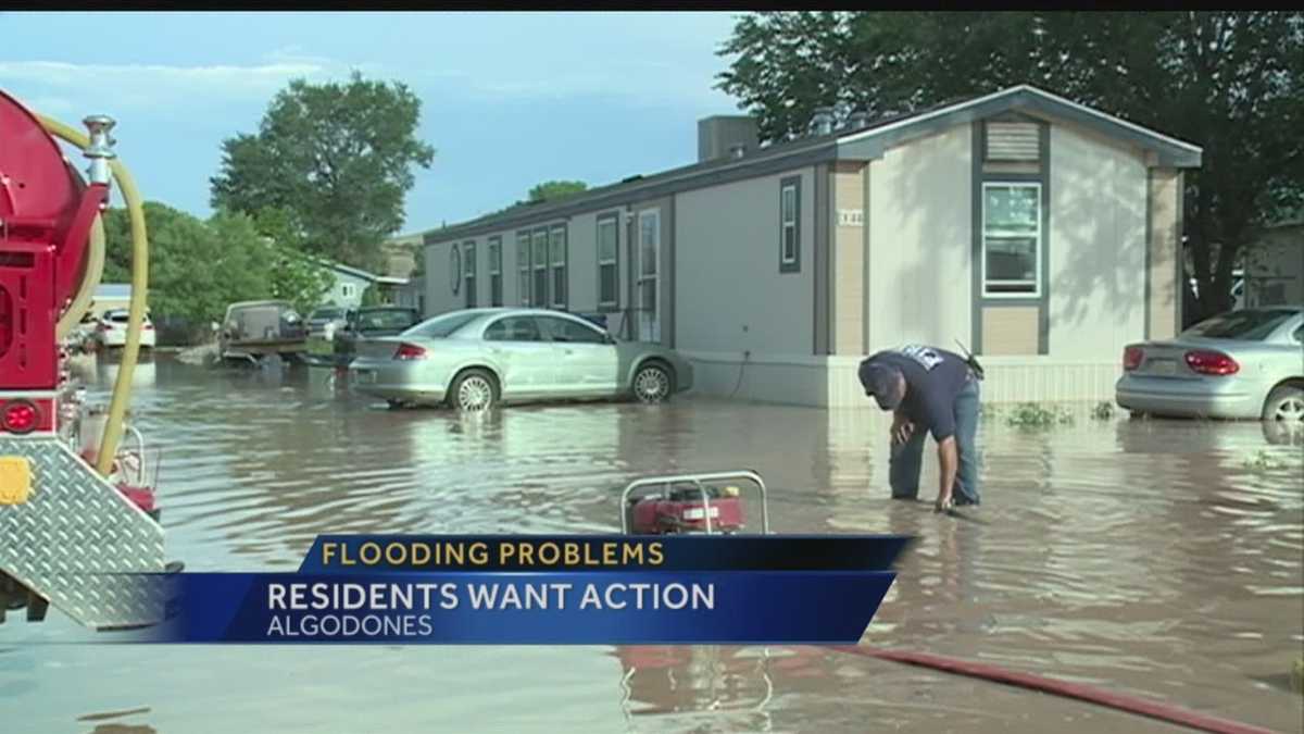 Algodones residents vent frustrations at flood meeting