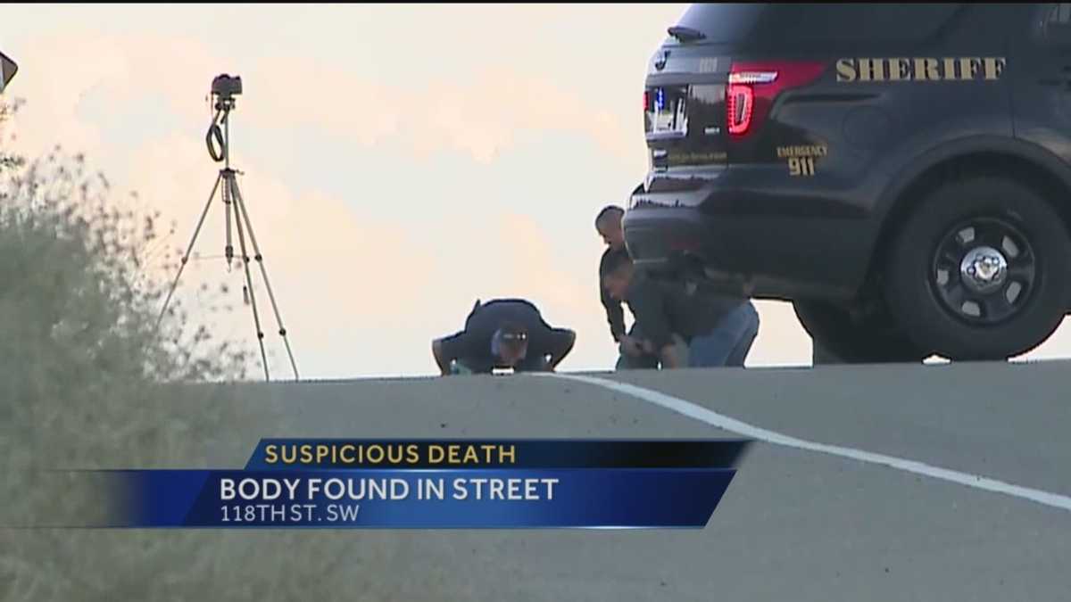 Man's body found on Albuquerque road