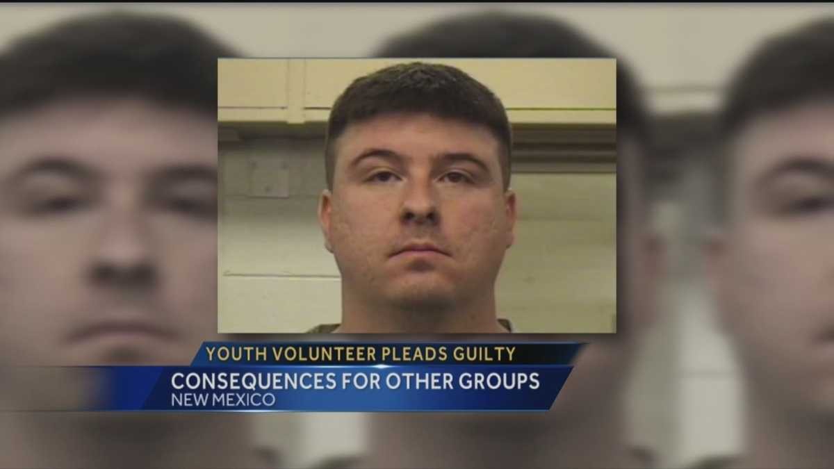 Nonprofit worker pleads guilty to child porn charges