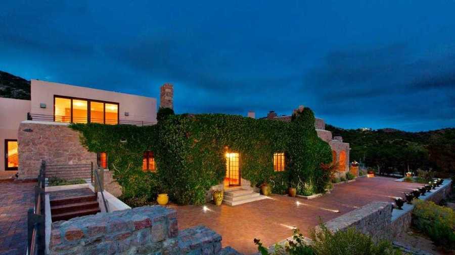 Take a peek inside this mansion for sale in Santa Fe, N.M. that's featured on Realtor.com.