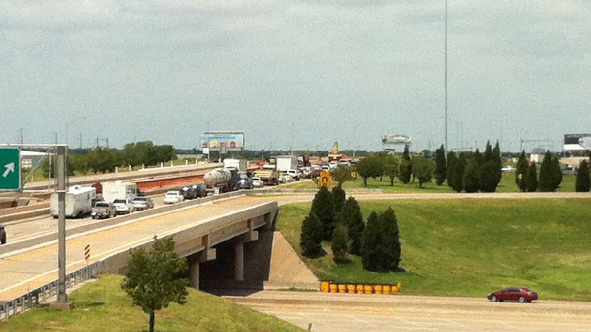 Photos Accident causes standstill traffic on Kilpatrick Turnpike