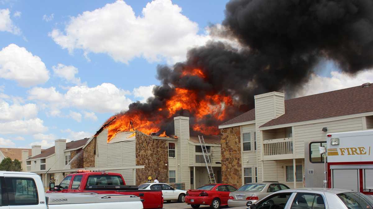 Crews battle apartment complex fire in Altus