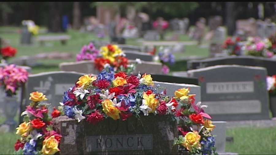 Two Enid women charged with stealing from cemetery