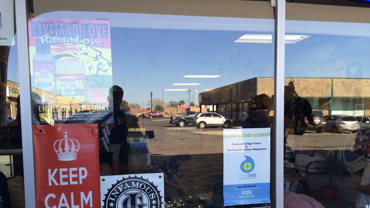 Authorities raid Oklahoma City smoke shops