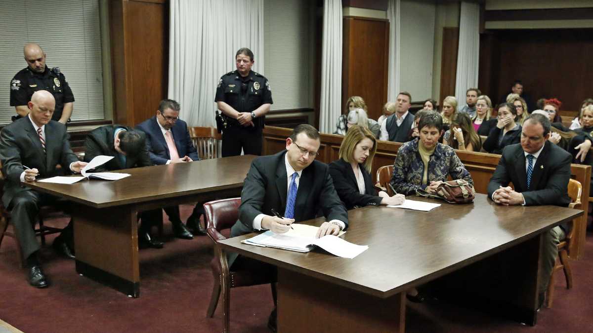IMAGES: Jury recommends 263 years in prison for Daniel Holtzclaw