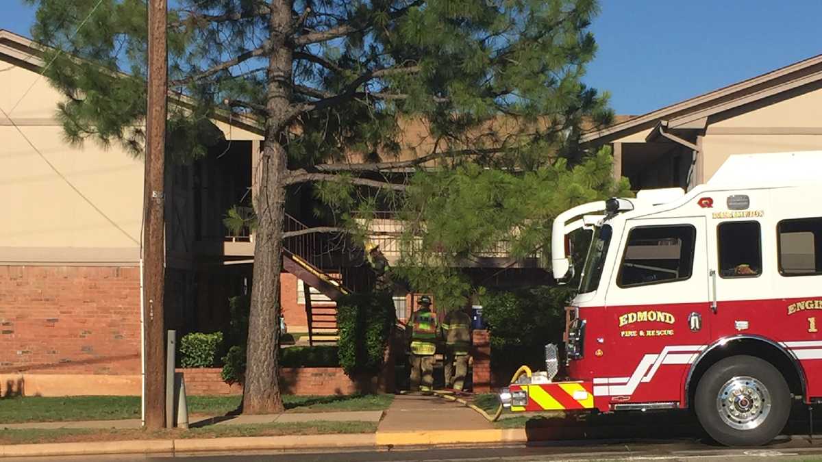Edmond apartment fire forces residents to evacuate