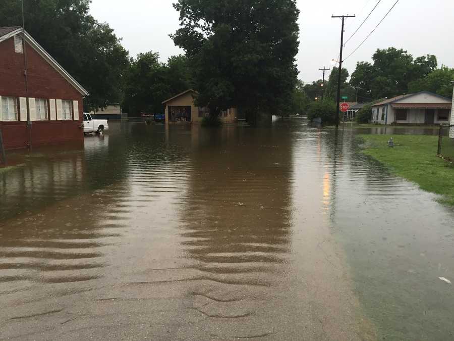 Gallery Heavy rain causes flooding in southcentral Oklahoma