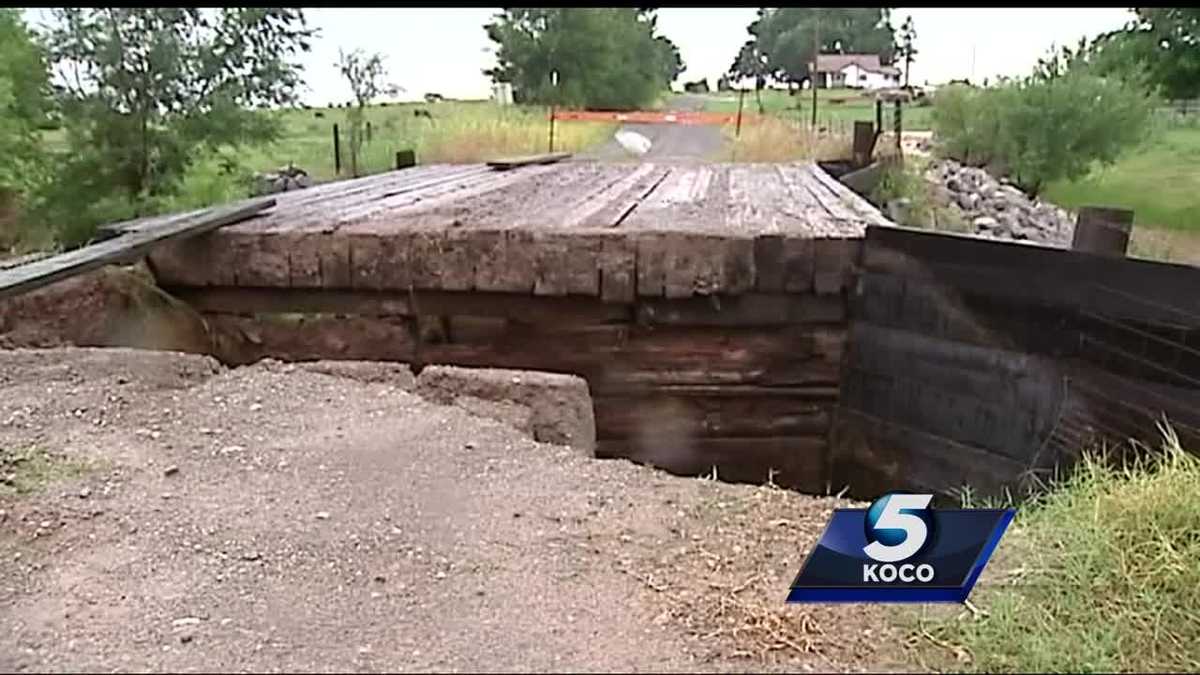 Flash flooding washes out roads, bridges in Apache