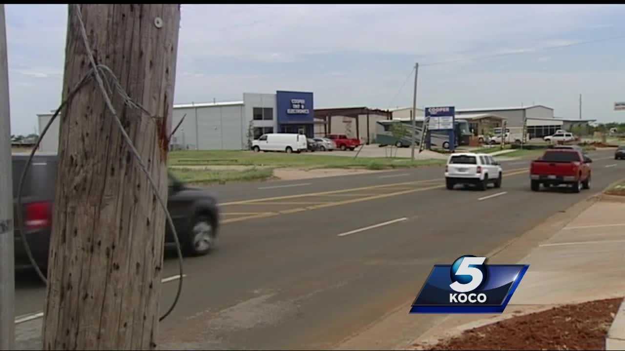 Good Samaritan Robbed After Trying To Help Stranded Woman