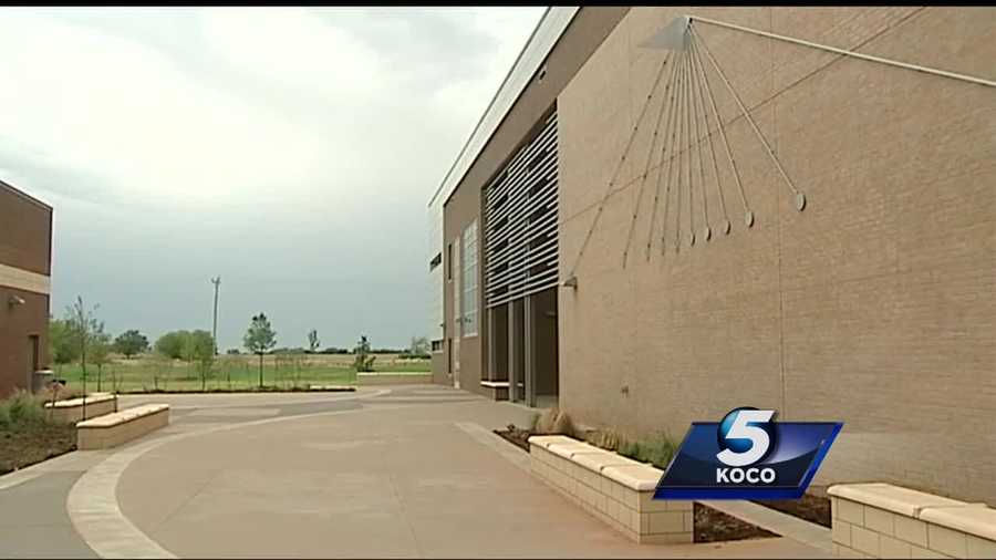 Doors open to first new Edmond middle school in 16 years