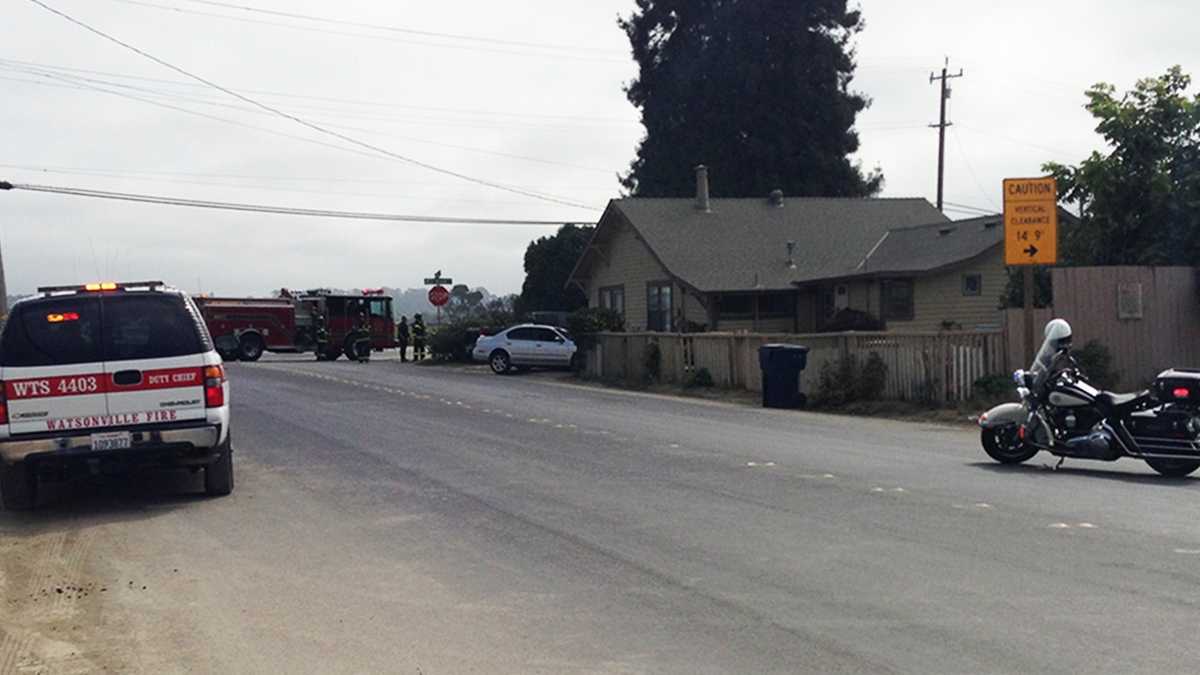 Car crashes into house in Watsonville