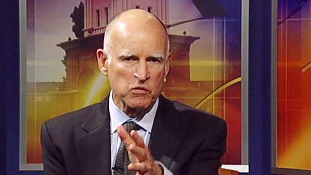 PHOTOS Gov Brown Visits KSBW s Salinas News Station