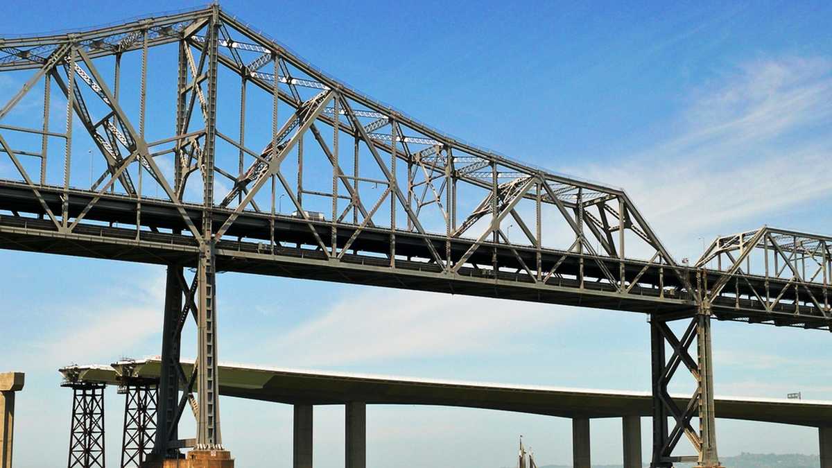 Pilot who struck Bay Bridge had 3 prior mishaps