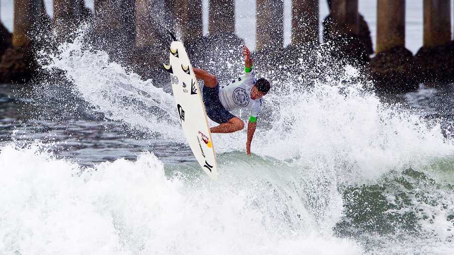 Michel Bourez defeated 11-time ASP World Champ Kelly Slater in at the Vans US Open of Surfing.