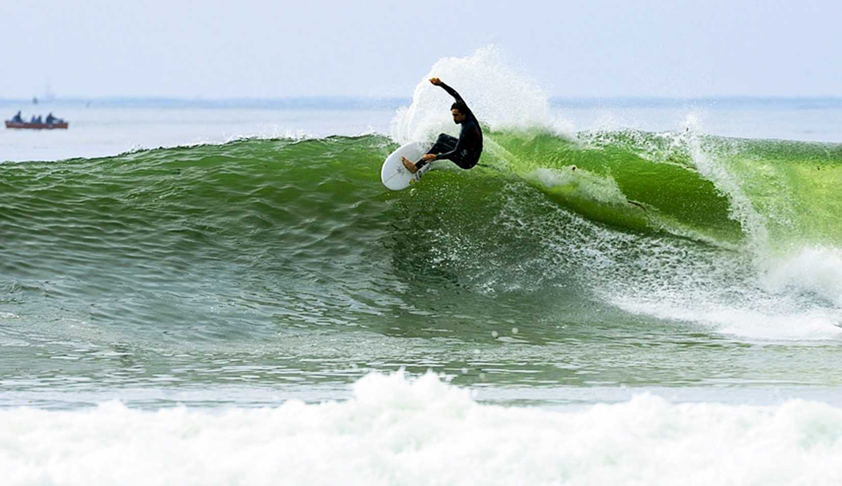 Santa Cruz surfer needs votes for O Neill Coldwater Classic