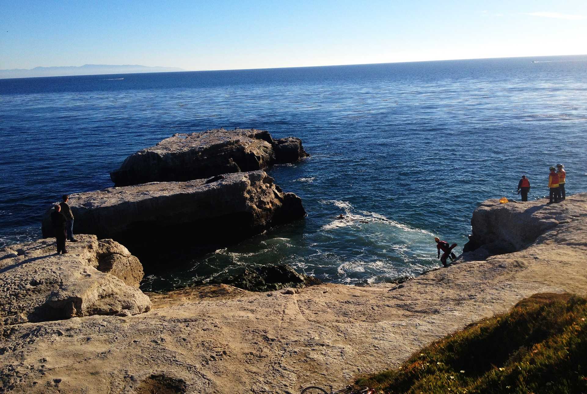 Fisherman falls off West Cliff Drive in Santa Cruz