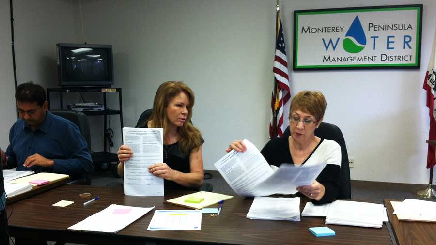 The Monterey Peninsula Water Management District collects signatures from Public Water Now.