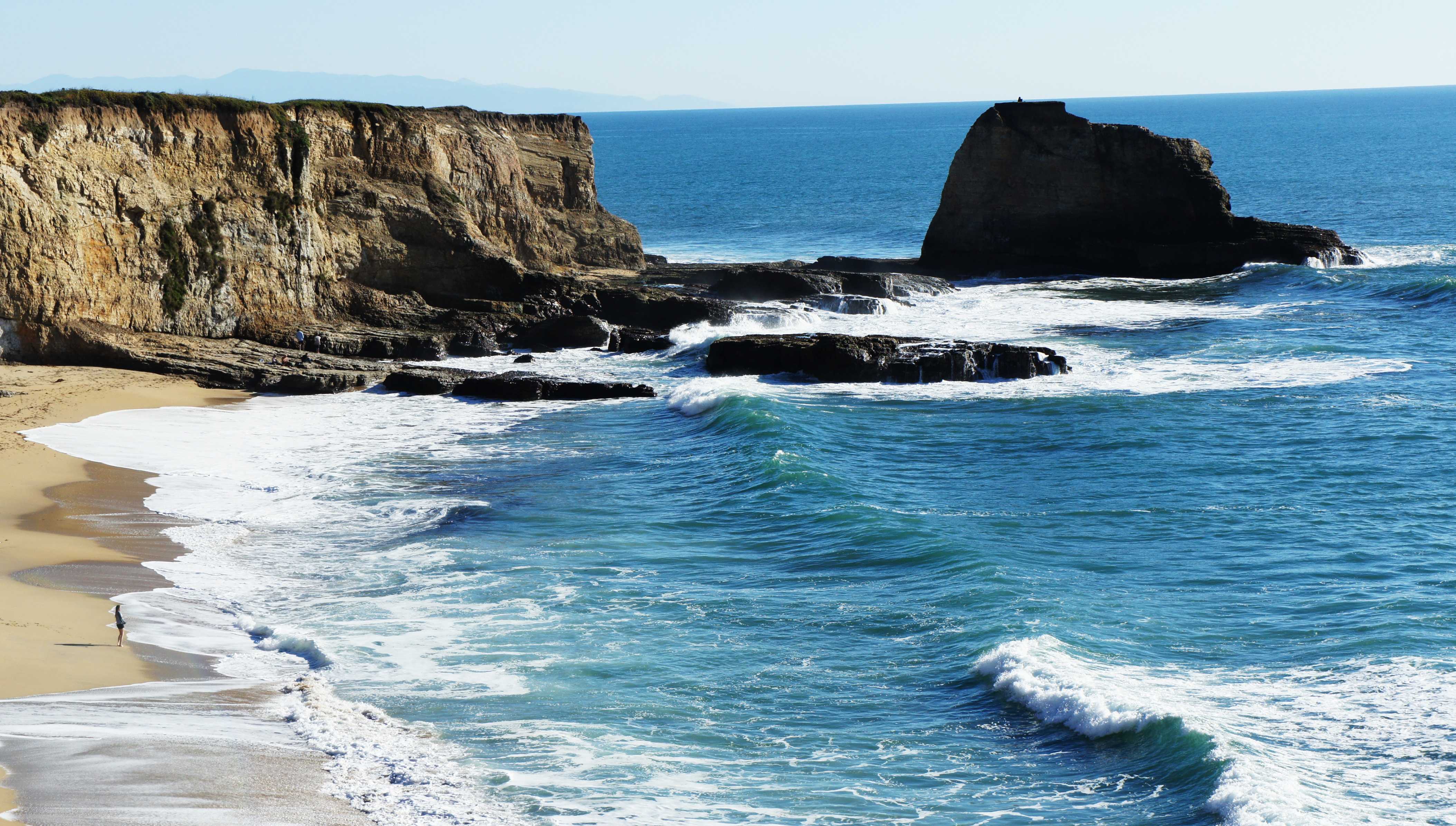 Hollister teen drowns at Santa Cruz beach