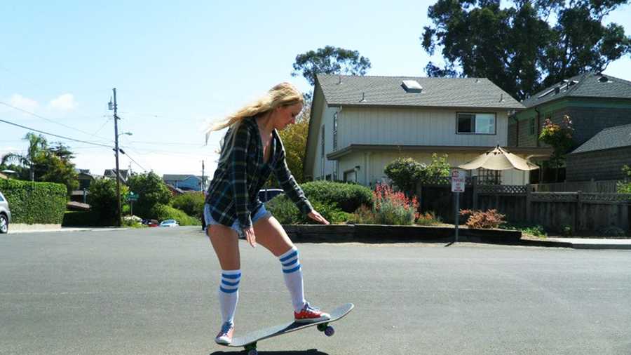 If one of your friends is skateboarding within a mile you with a smartphone in their pocket, Facebook's new feature would let you know they're nearby.