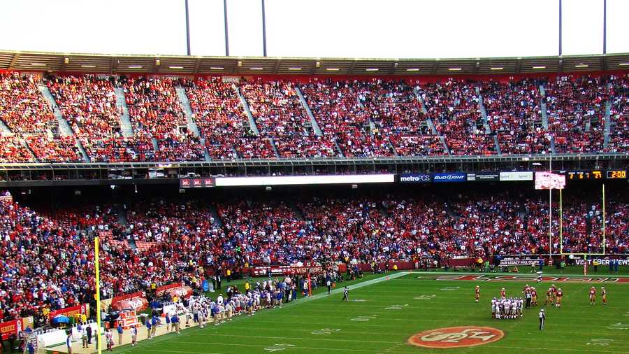 San Francisco says goodbye to Candlestick Park with Paul McCartney