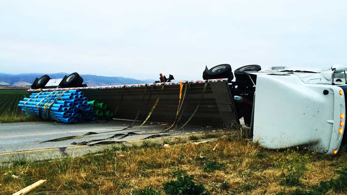 Highway 101 in Salinas reopens after big rig wreck
