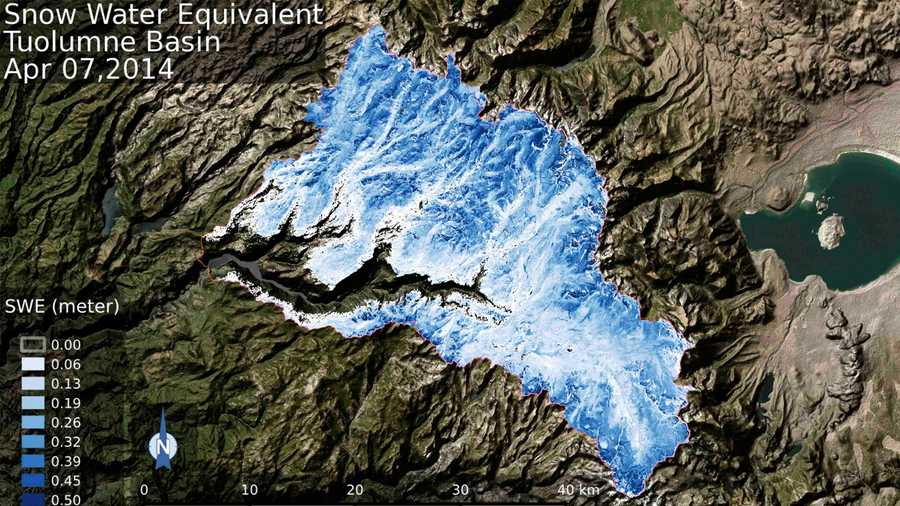 Spatial distribution of the total volume of water in the snowpack across the Tuolumne River Basin in March 2015 (bottom) and April 2014 (top) as measured by NASA's Airborne Snow Observatory.