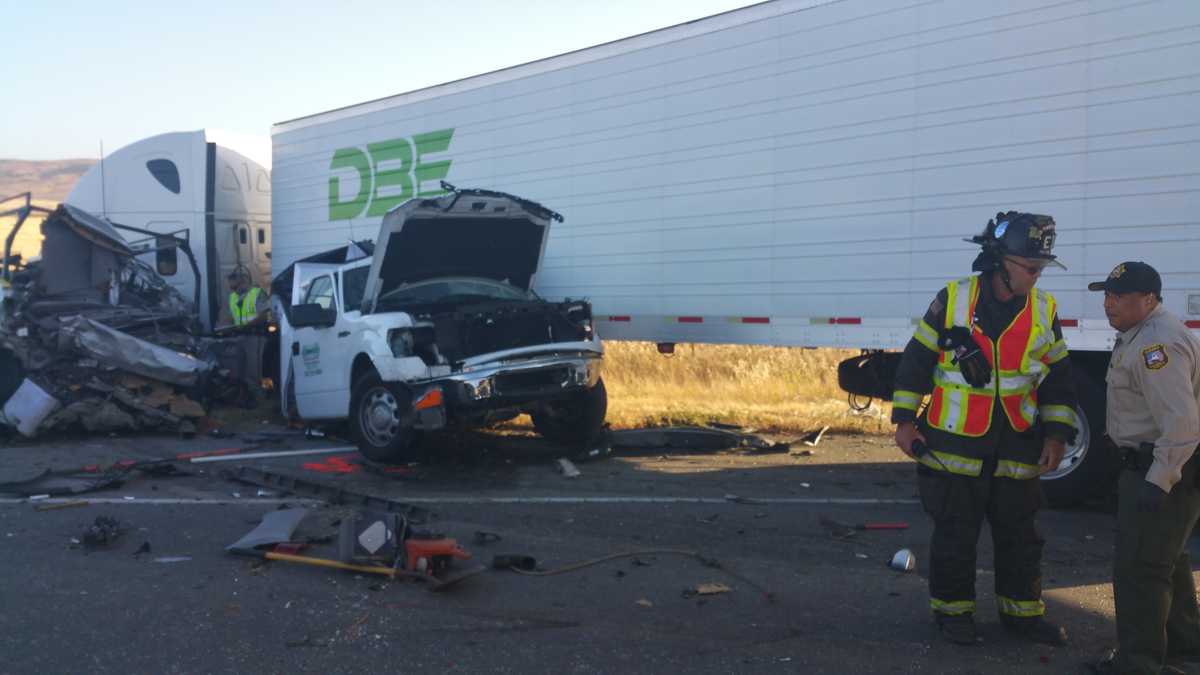Fatal crash on Highway 25 between Hollister and Gilroy