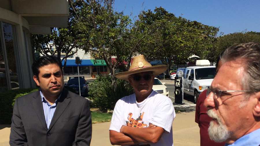 Jose Castaneda, left, and his lawyer, right.  (Sept. 1, 2015)