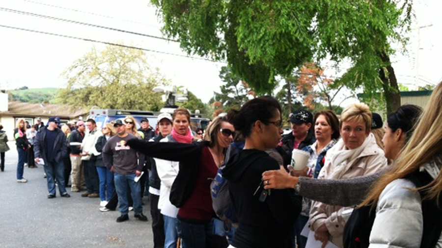 Hundreds of volunteers lined up to search for Sierra Lamar on Tuesday. (March 27, 2012)