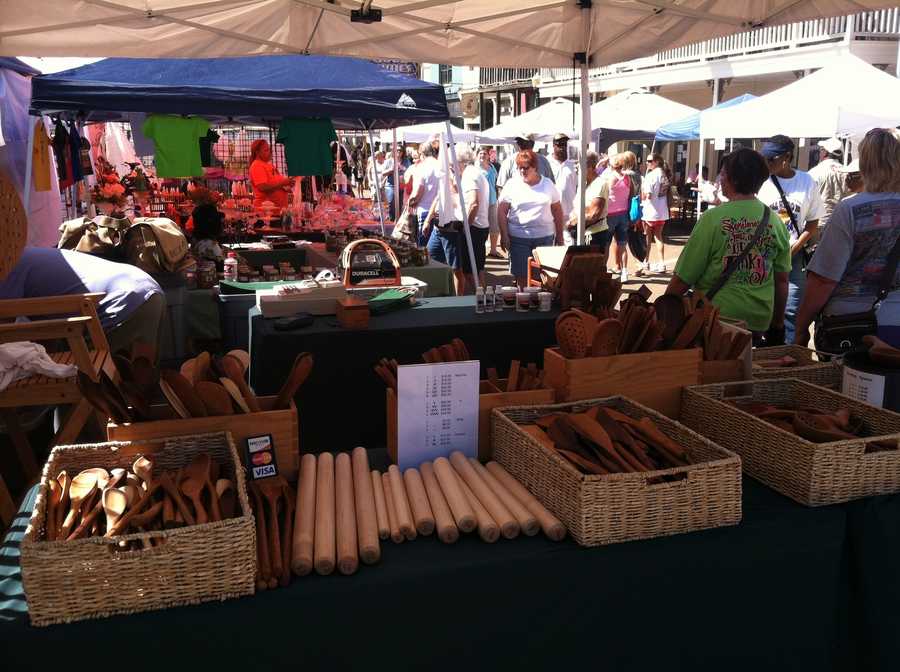 Canton Flea Market draws thousands of shoppers