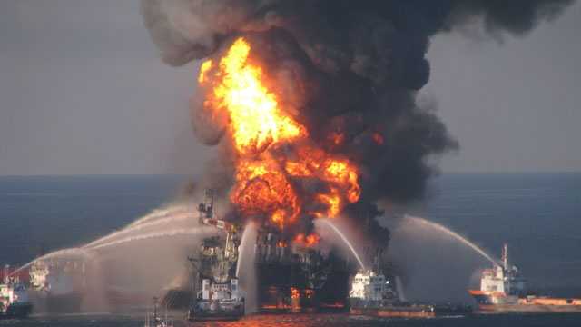 BP oil spill, Deepwater Horizon fire
