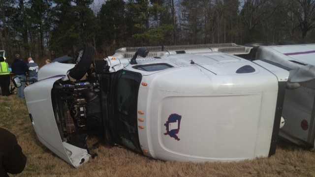 18-wheeler flips on Interstate 20