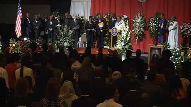 Hundreds attend Mayor Chokwe Lumumba's funeral