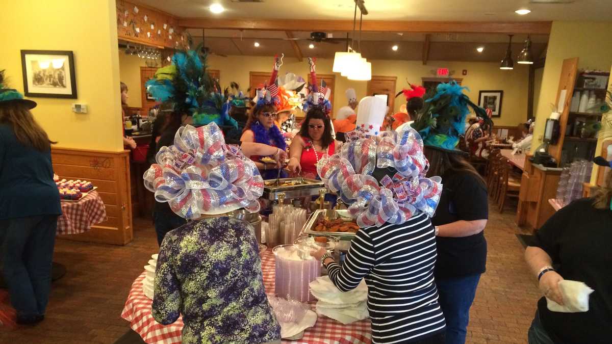 Sweet Potato Queens dress up for Big Hat Brunch