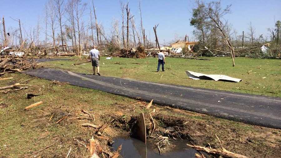 Weather service teams to survey damage in La., Miss.