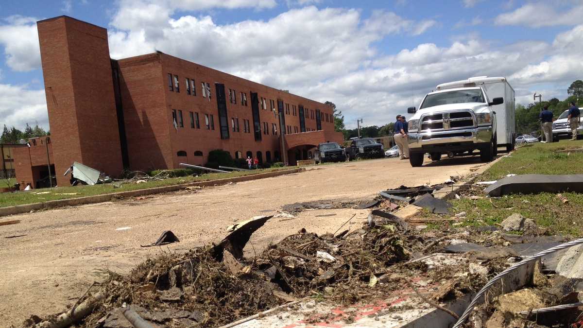 Temporary hospital headed to Miss. after tornado