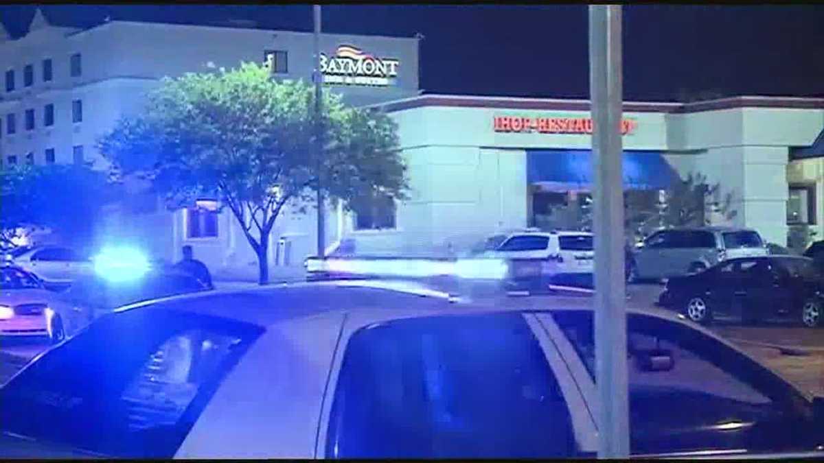 Gunfire Erupts After Fight Inside Restaurant 4709