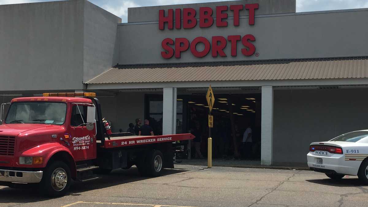 Vehicle crashes into Hazlehurst building