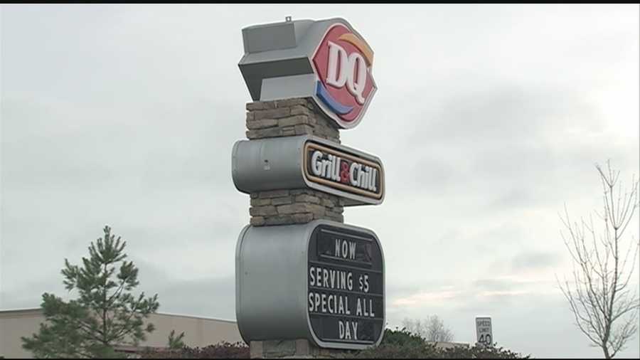Officers say the crook walked that employee into Dairy Queen in Ridgeland at gunpoint -- and demanded cash.