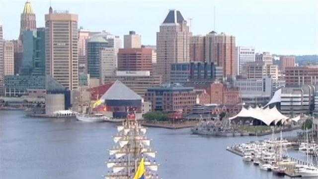 The naval vessel Gloria sails in to Baltimore from Ecuador for Sailabration.