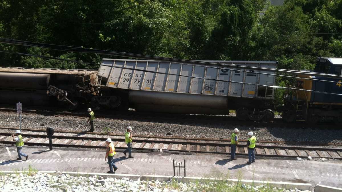 In photos Train derails in Ellicott City, killing 2