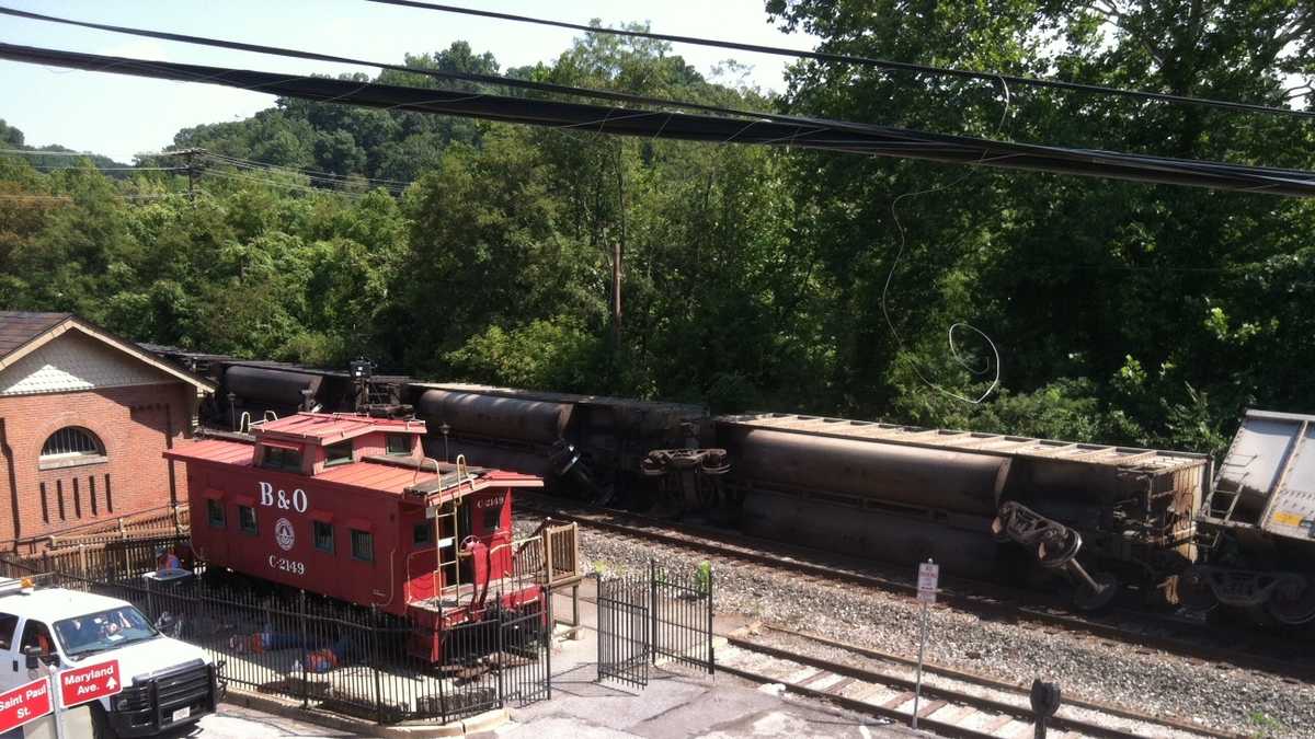 In photos Train derails in Ellicott City, killing 2