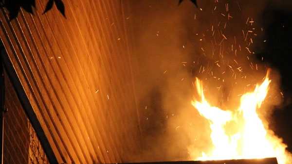 Images: Columbia apartment fire displaces residents