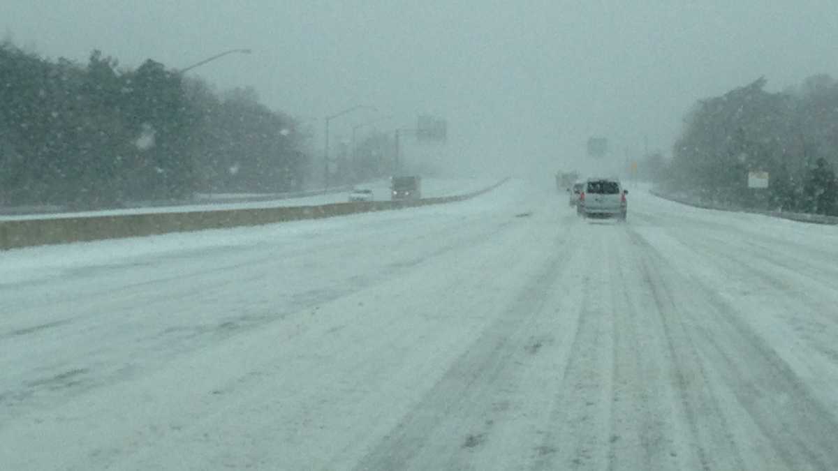 Monday snow photos throughout Maryland