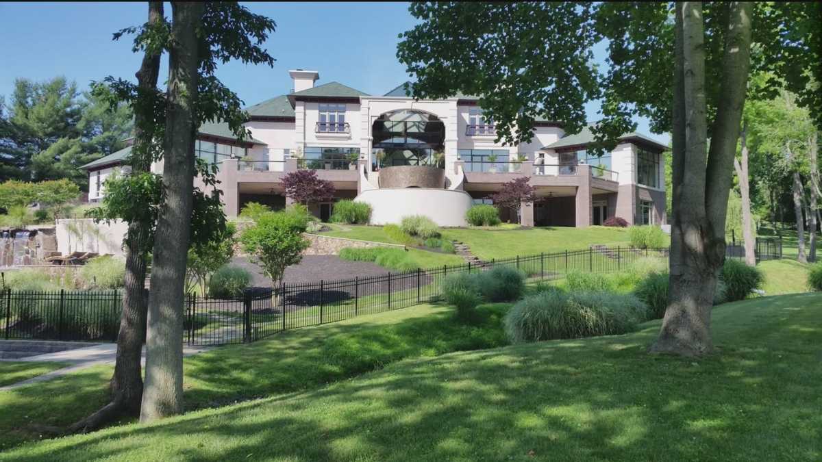 Ellicott City luxury estate up for auction