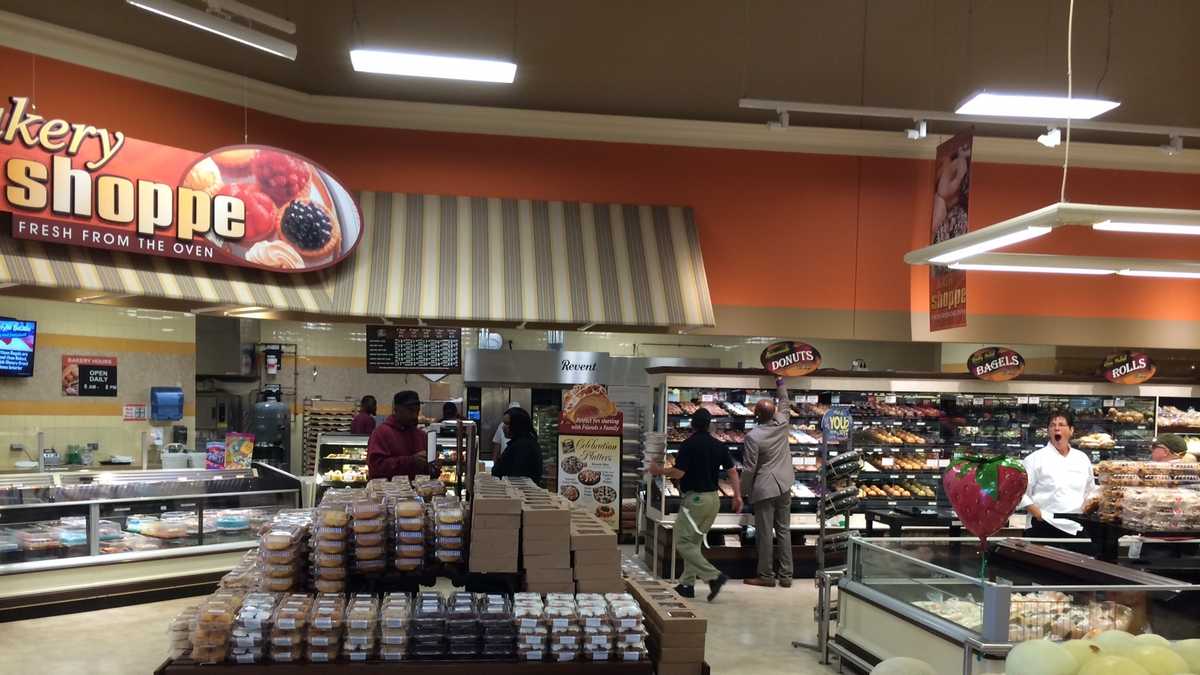 New grocery store opens in Baltimore