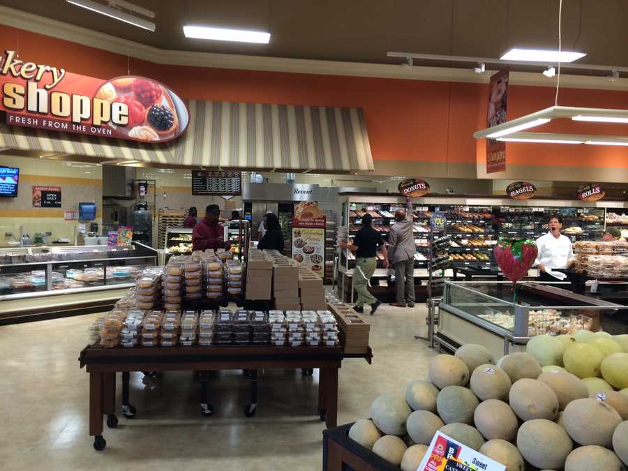 New grocery store opens in Baltimore