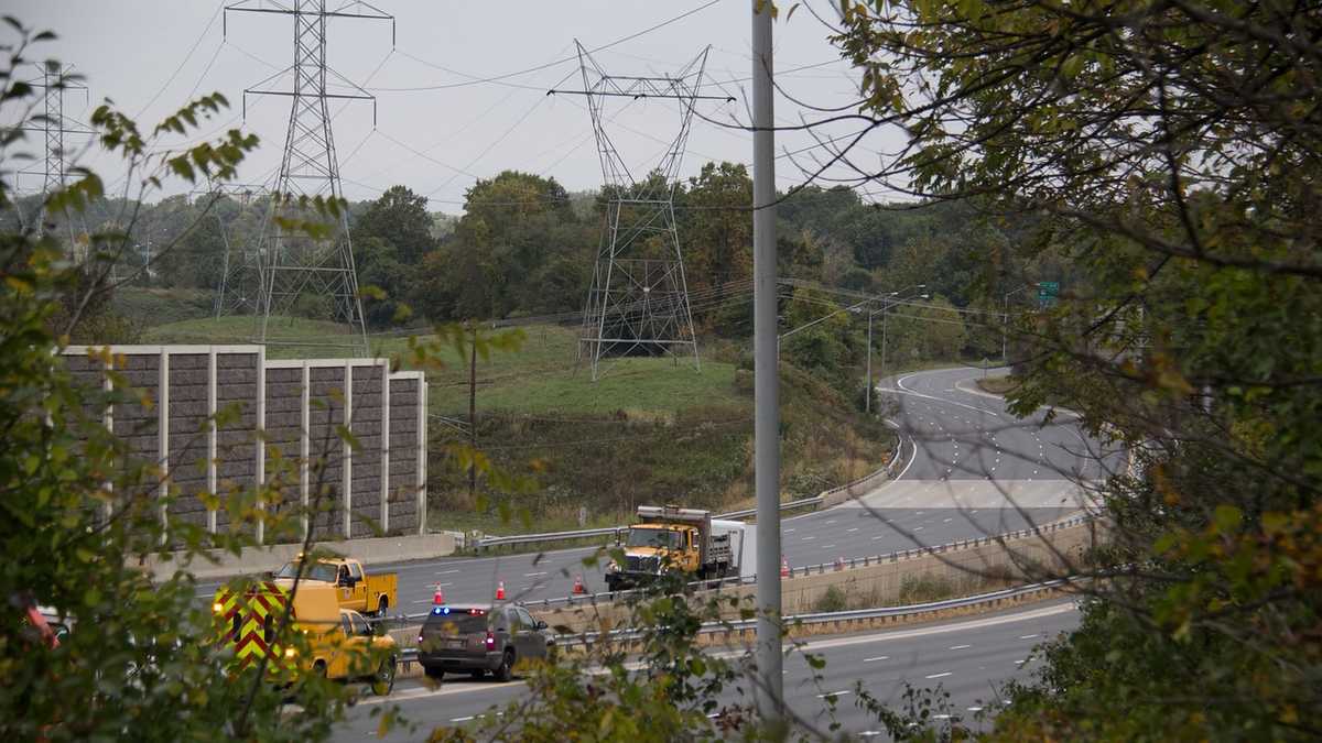 Dump truck crash closes Route 29